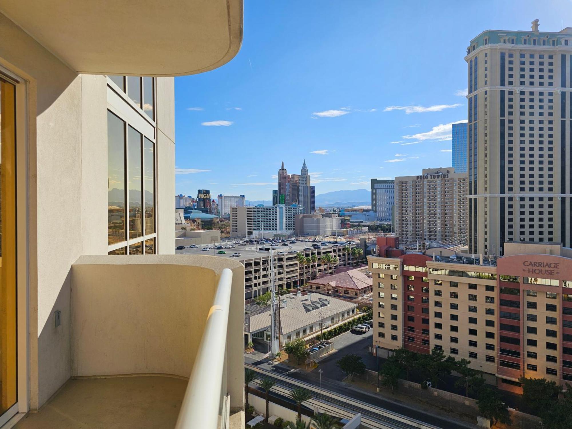 Strip & Sphere View - Separate Living Room - 2 Full Bath - Full Kitchen - Balcony - 900 Sqft - Mgm Signature Las Vegas Exterior foto